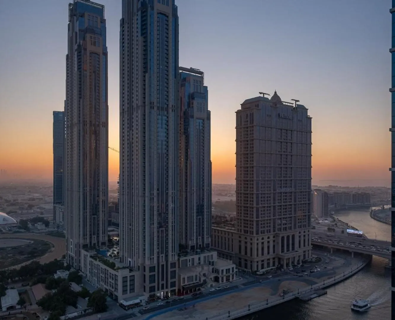 2Br Luxury Retreat - Stunning Canal And Sea View Dubai Lägenhet