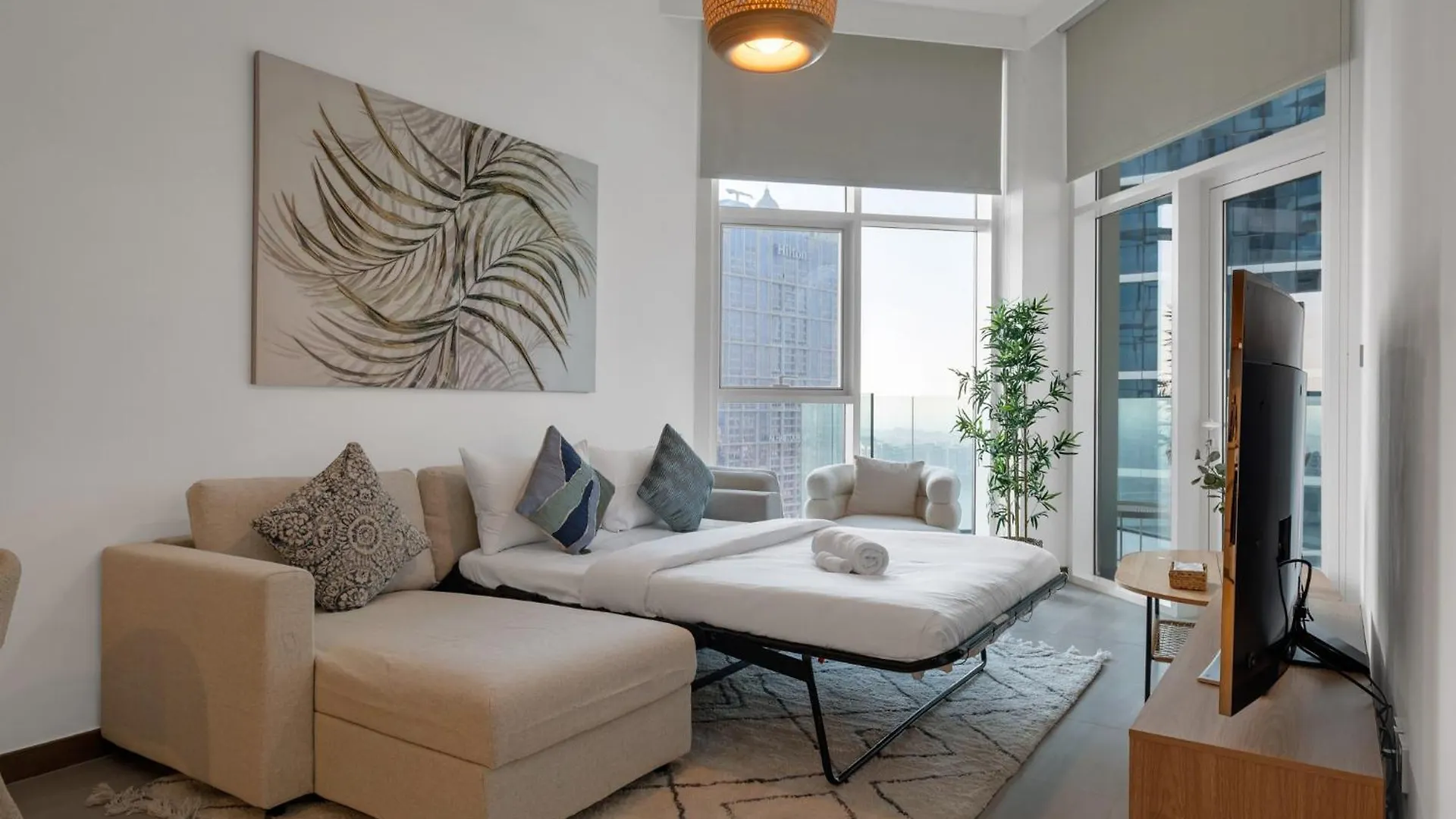 Lägenhet 2Br Luxury Retreat - Stunning Canal And Sea View Dubai Förenade Arabemiraten