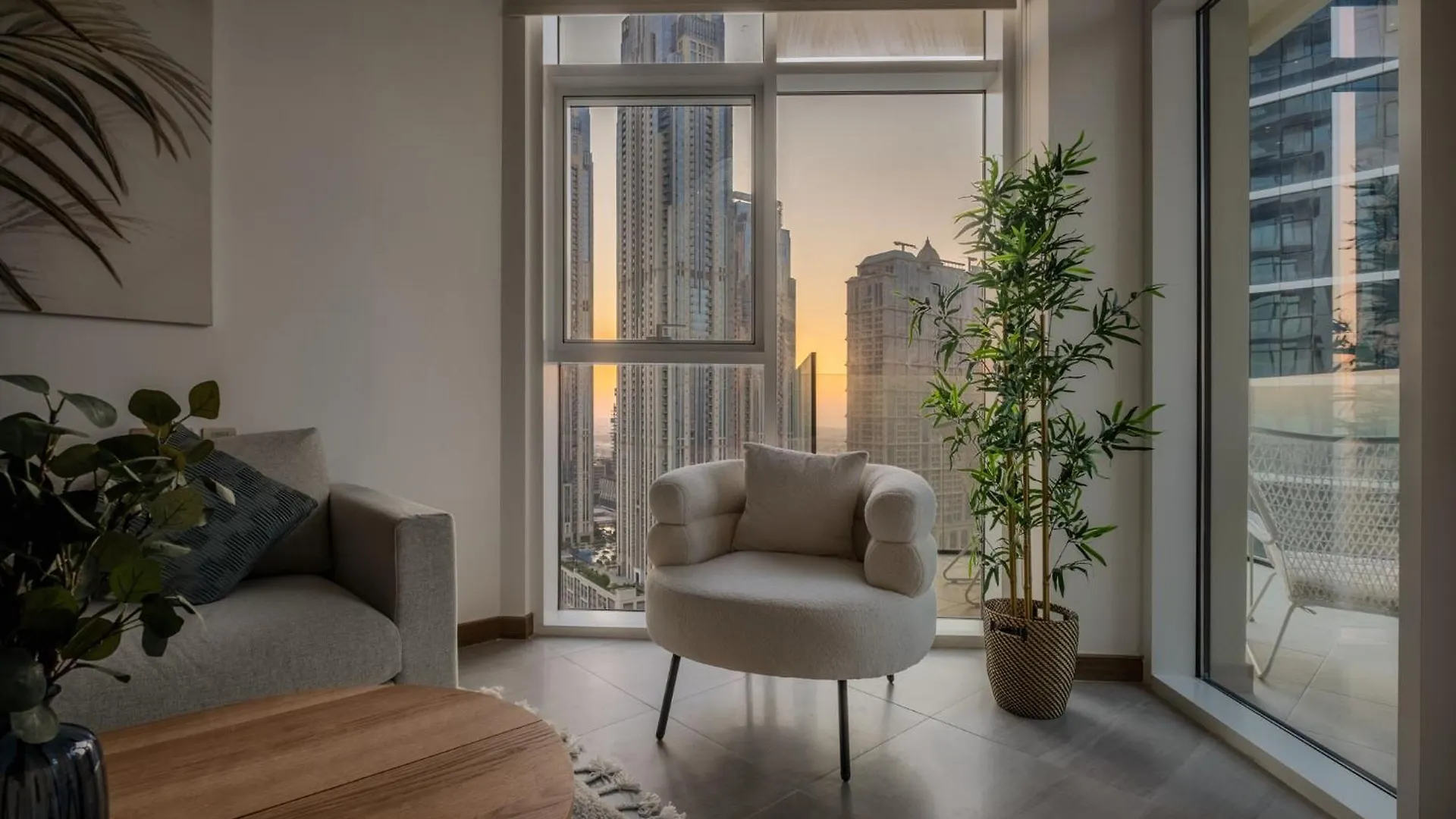 2Br Luxury Retreat - Stunning Canal And Sea View Dubai Lägenhet