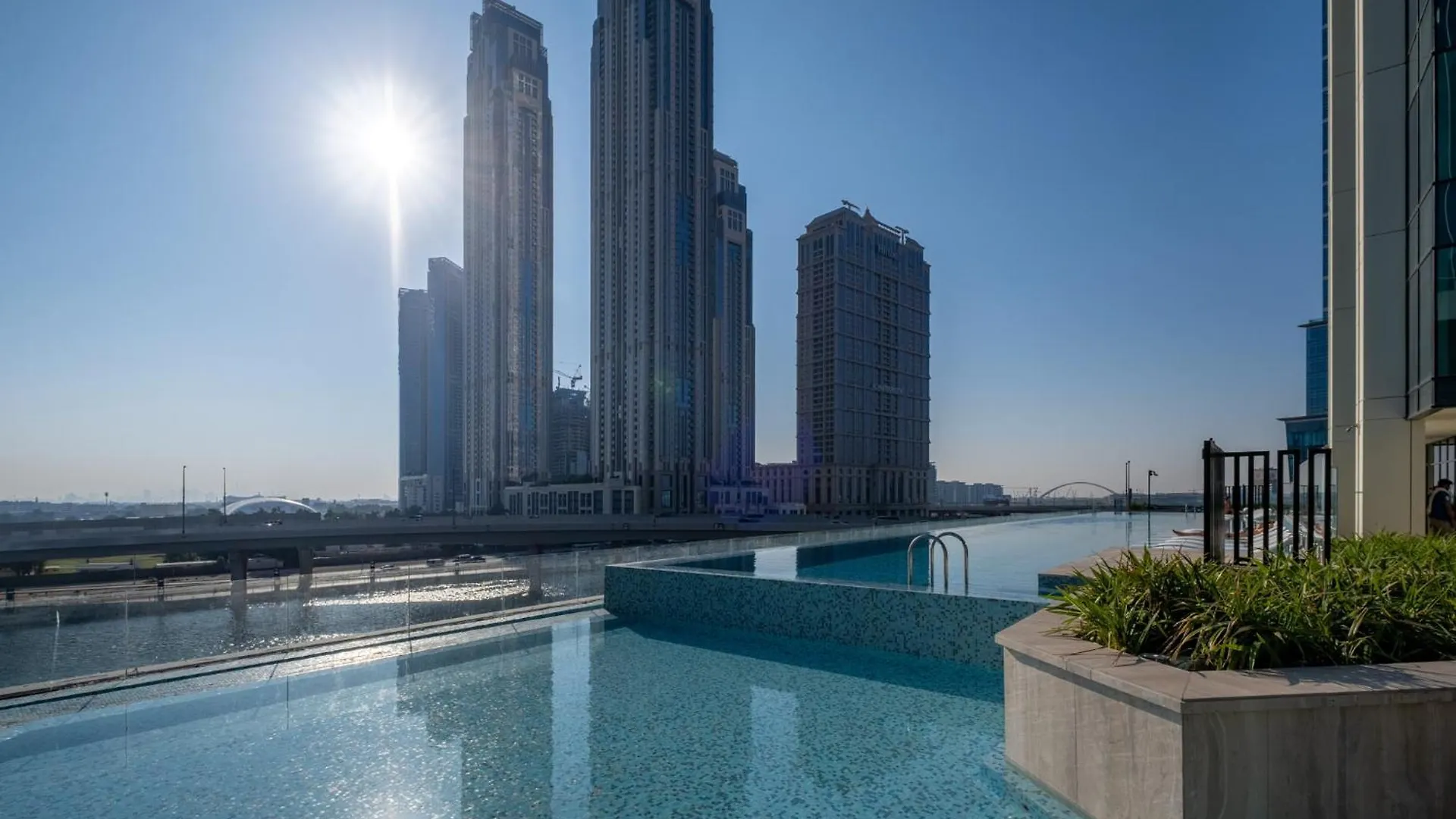 2Br Luxury Retreat - Stunning Canal And Sea View Dubai Lägenhet