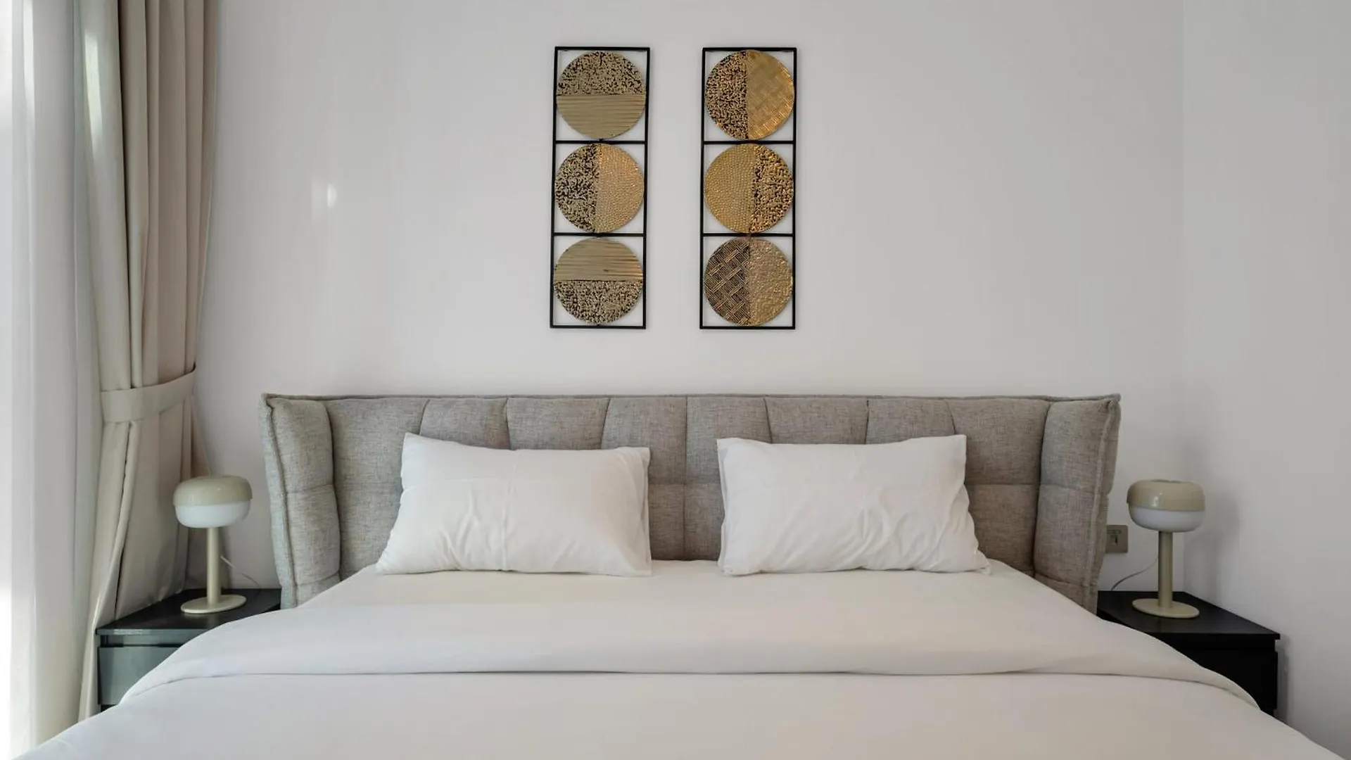 2Br Luxury Retreat - Stunning Canal And Sea View Dubai