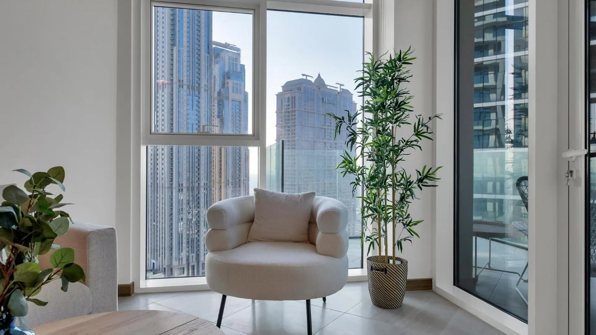 Lägenhet 2Br Luxury Retreat - Stunning Canal And Sea View Dubai
